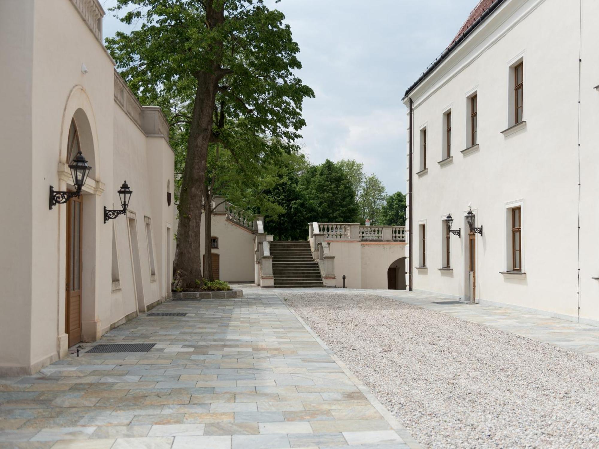 Schloss Thalheim Sankt Poelten Dış mekan fotoğraf