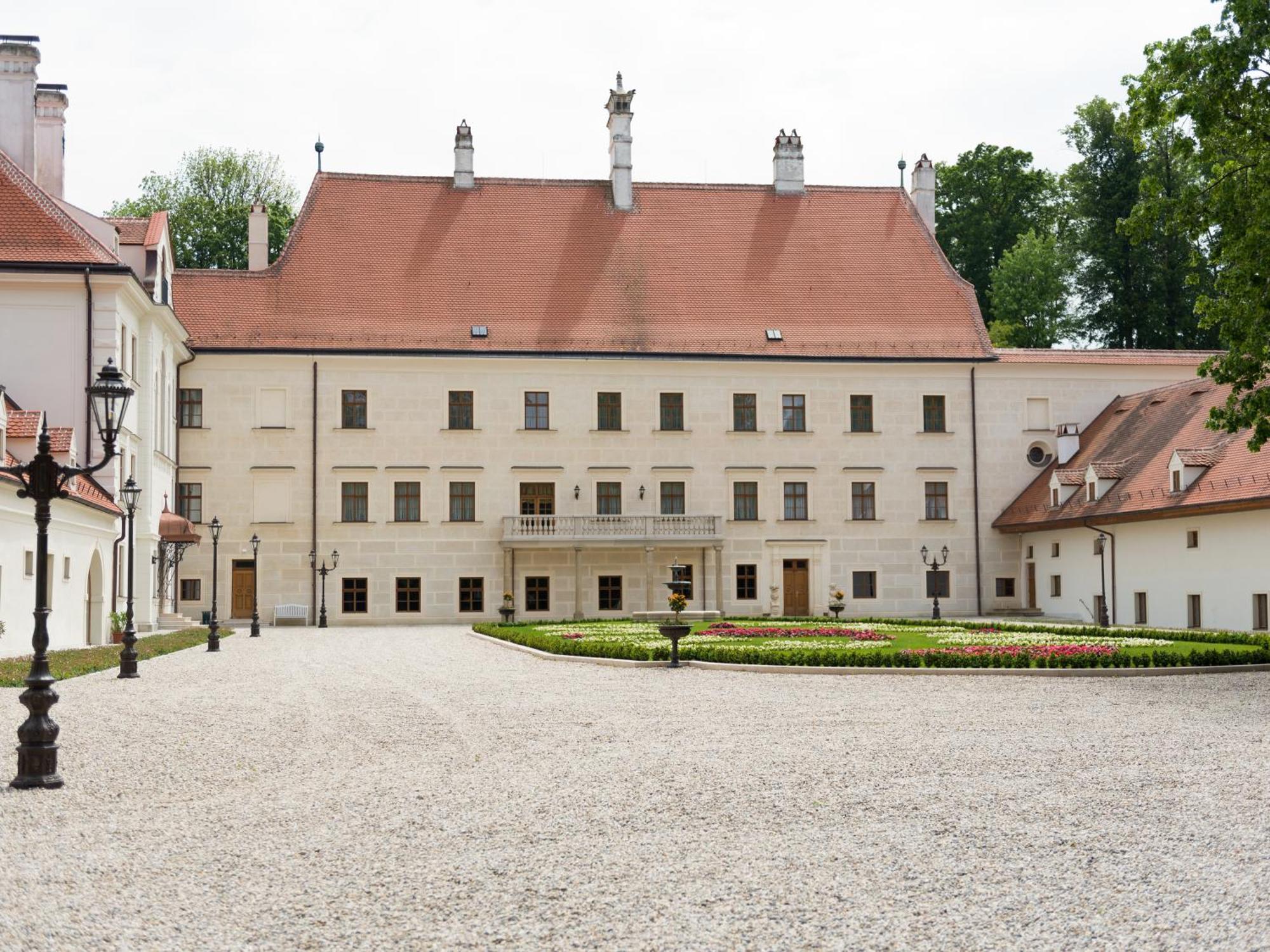 Schloss Thalheim Sankt Poelten Dış mekan fotoğraf