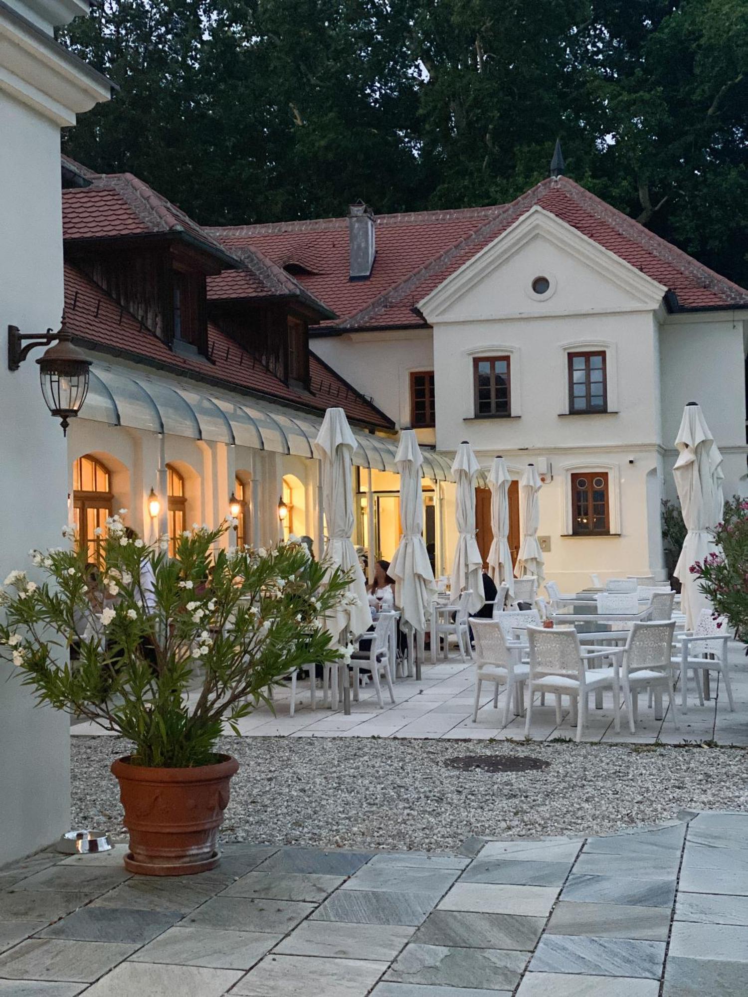 Schloss Thalheim Sankt Poelten Dış mekan fotoğraf