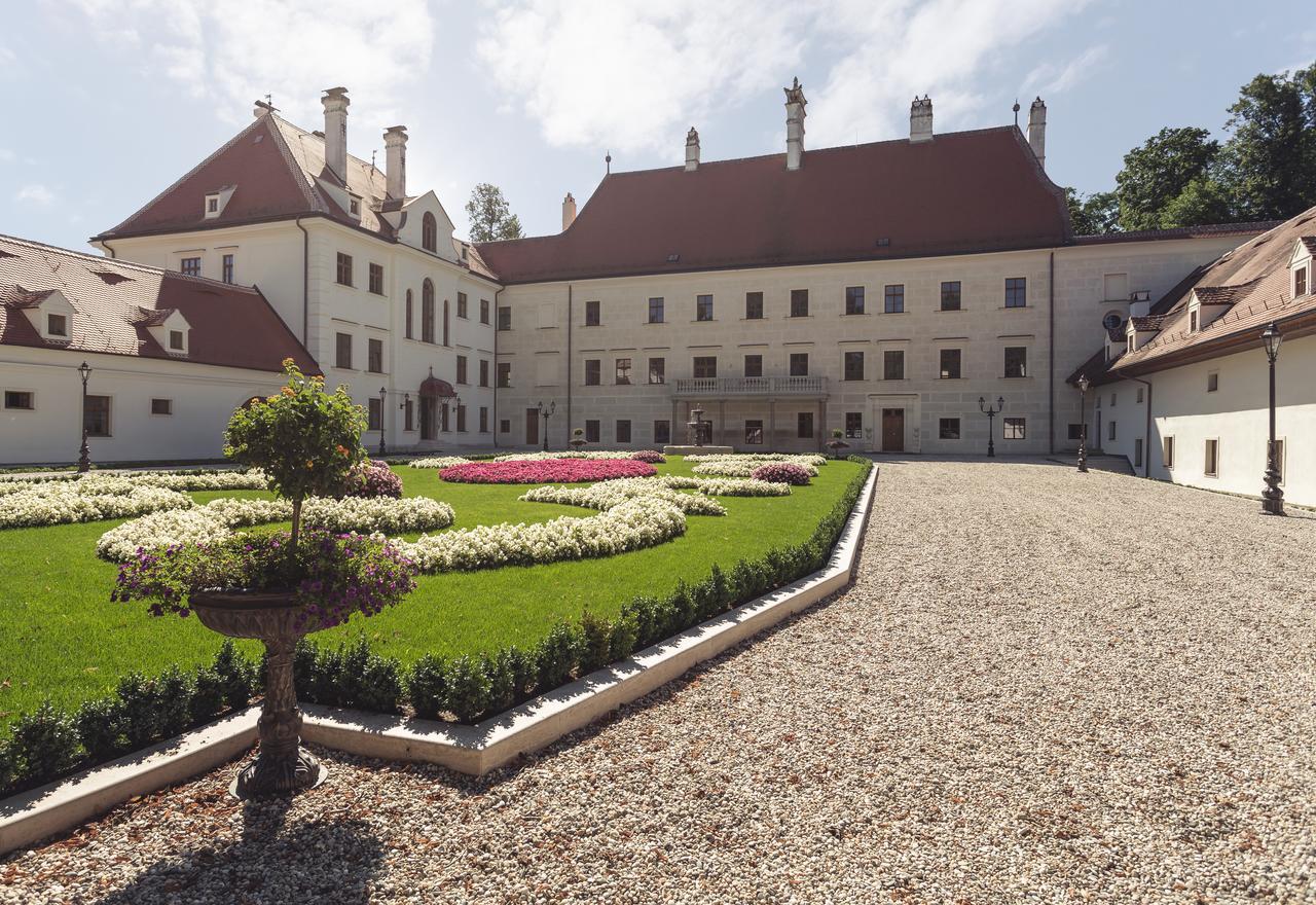 Schloss Thalheim Sankt Poelten Dış mekan fotoğraf