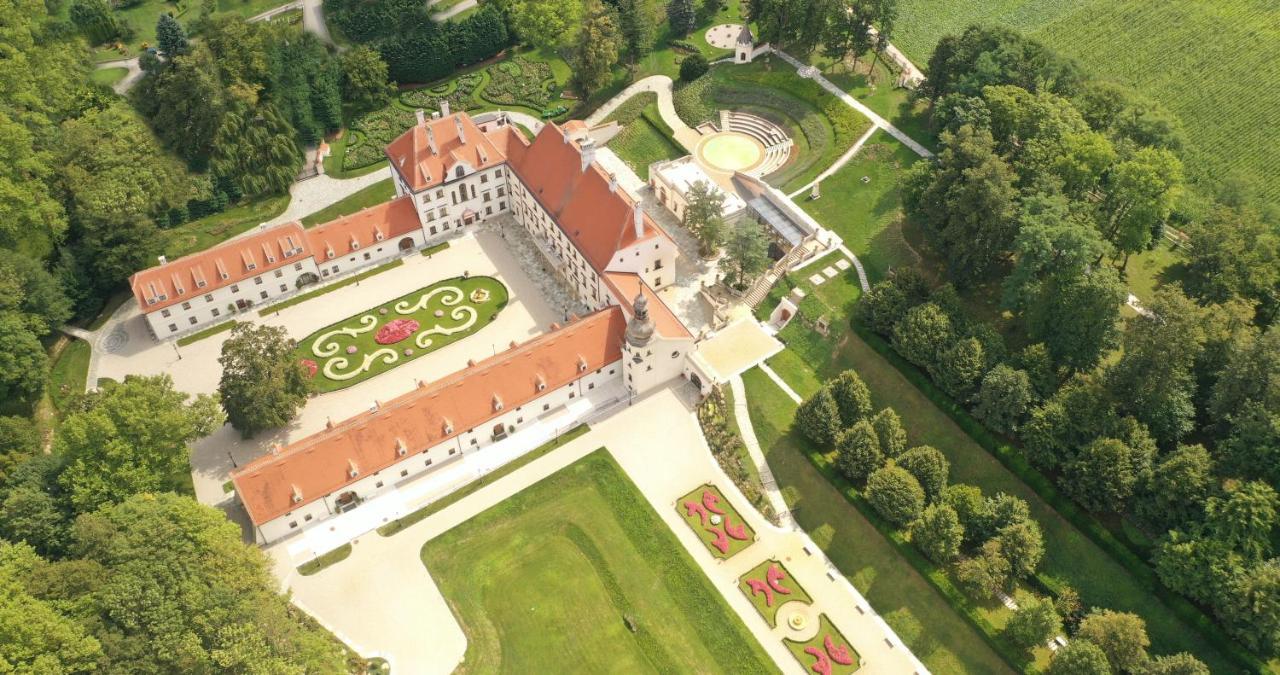 Schloss Thalheim Sankt Poelten Dış mekan fotoğraf