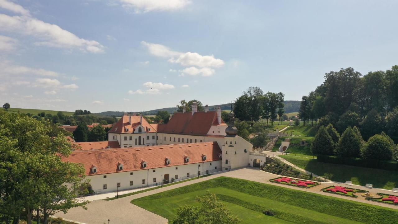 Schloss Thalheim Sankt Poelten Dış mekan fotoğraf